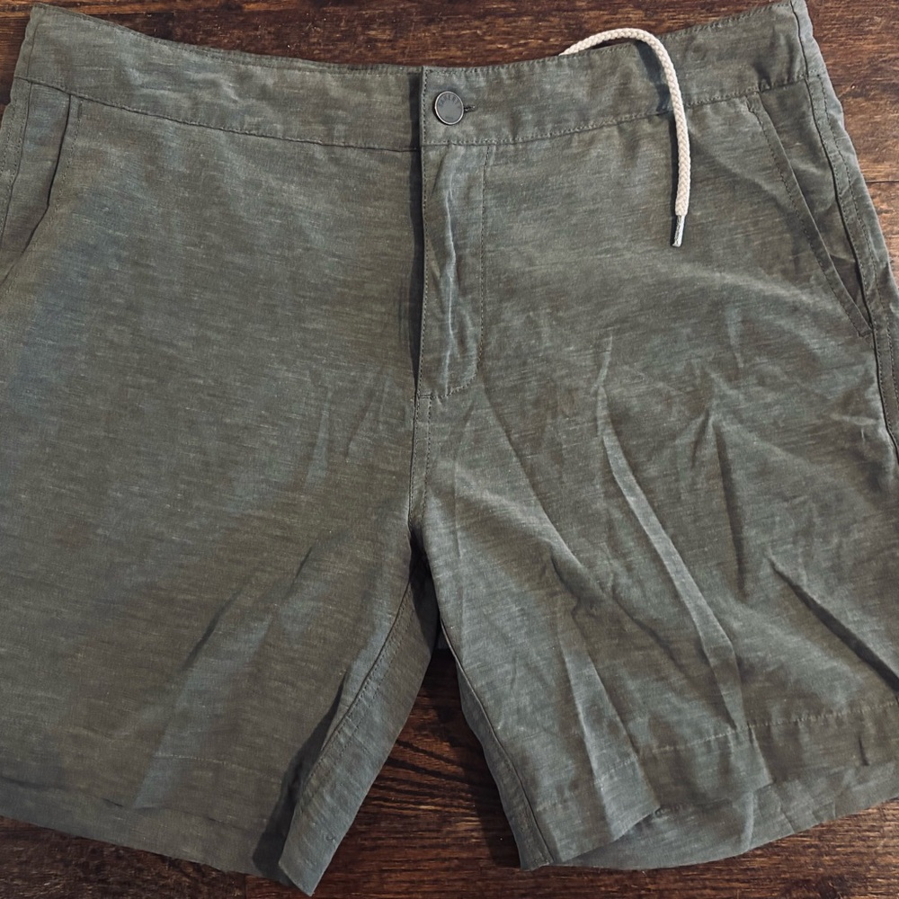 Faherty All Day Shorts Size 33 7” Inseam